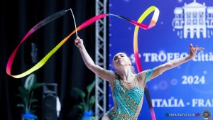 karbanov helene   ribbon sfa02065 copia